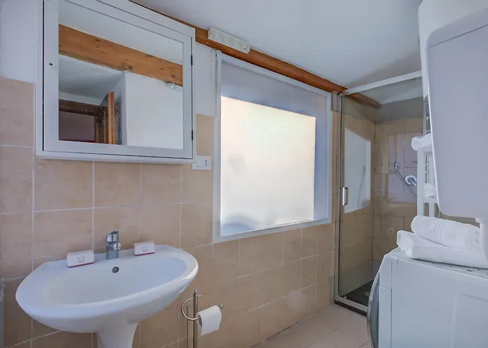 La Casa Di Rosy E Adri - Happy